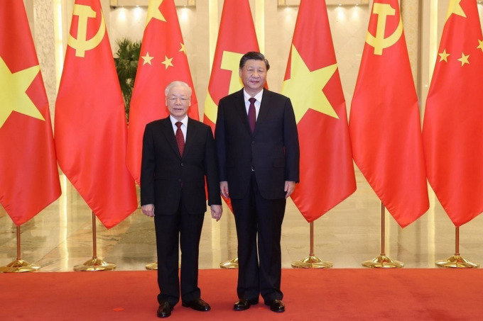 Tổng bí thư Nguyễn Phú Trọng (trái) và Tổng bí thư, Chủ tịch Trung Quốc Tập Cận Bình tại Đại lễ đường Nhân dân, Bắc Kinh, ngày 31/10/2022. Ảnh: TTXVN